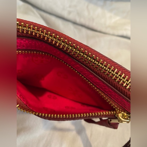 Tory Burch Fuchsia Landon Leather Wristlet - Picture 9 of 15